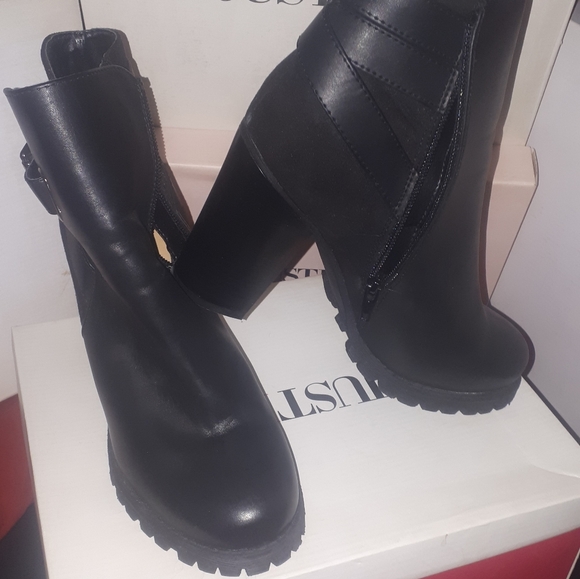 Versatile booties - Picture 2 of 7